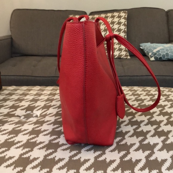 3 BCBG Leather bags - Picture 3 of 10